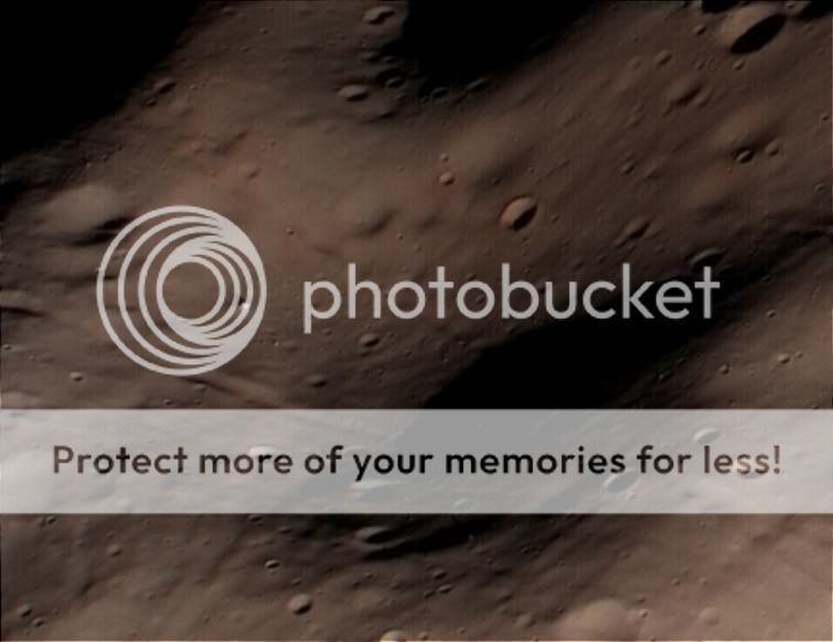 Phobos5KMcraterwithboulder2HiRISEMR.jpg