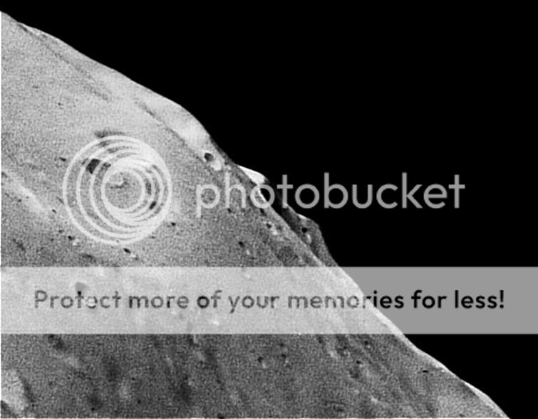 Phobos7March2010hillsonlimbMarsE-2.jpg