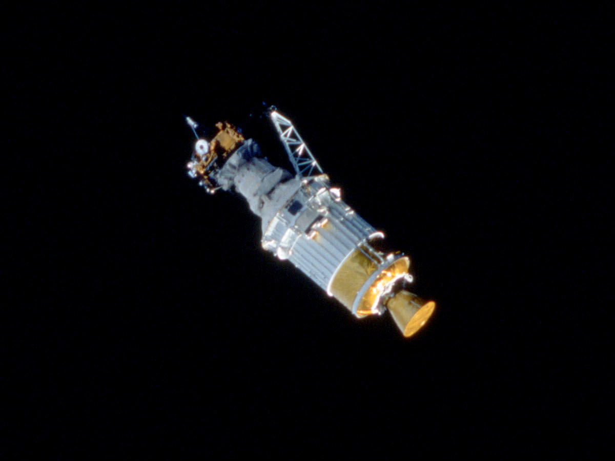 STS-41_Ulysses_deployment.jpg