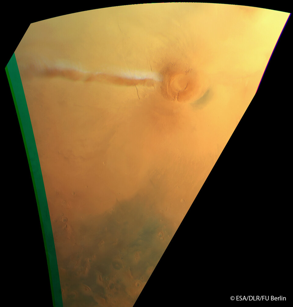 Mars_elongated_cloud_21_September_article.jpg